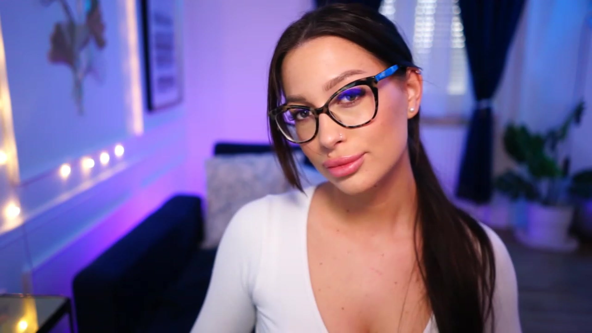 Gallery image thumbnail from blueexstacey's myfreecams stream on, 03/20/2023, 15:42 image 11 of 20