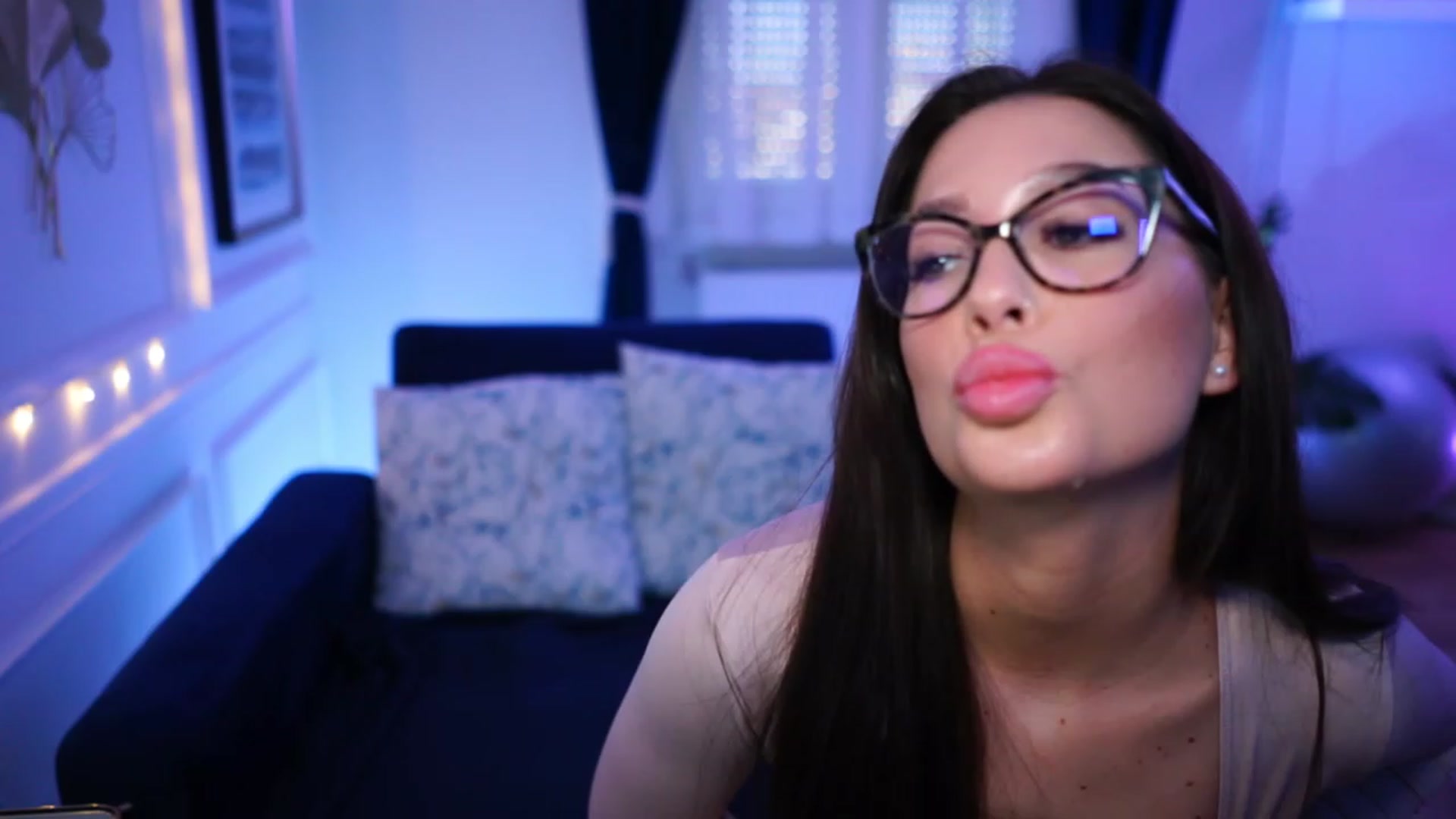 Gallery image thumbnail from blueexstacey's myfreecams stream on, 03/23/2023, 07:10 image 10 of 20