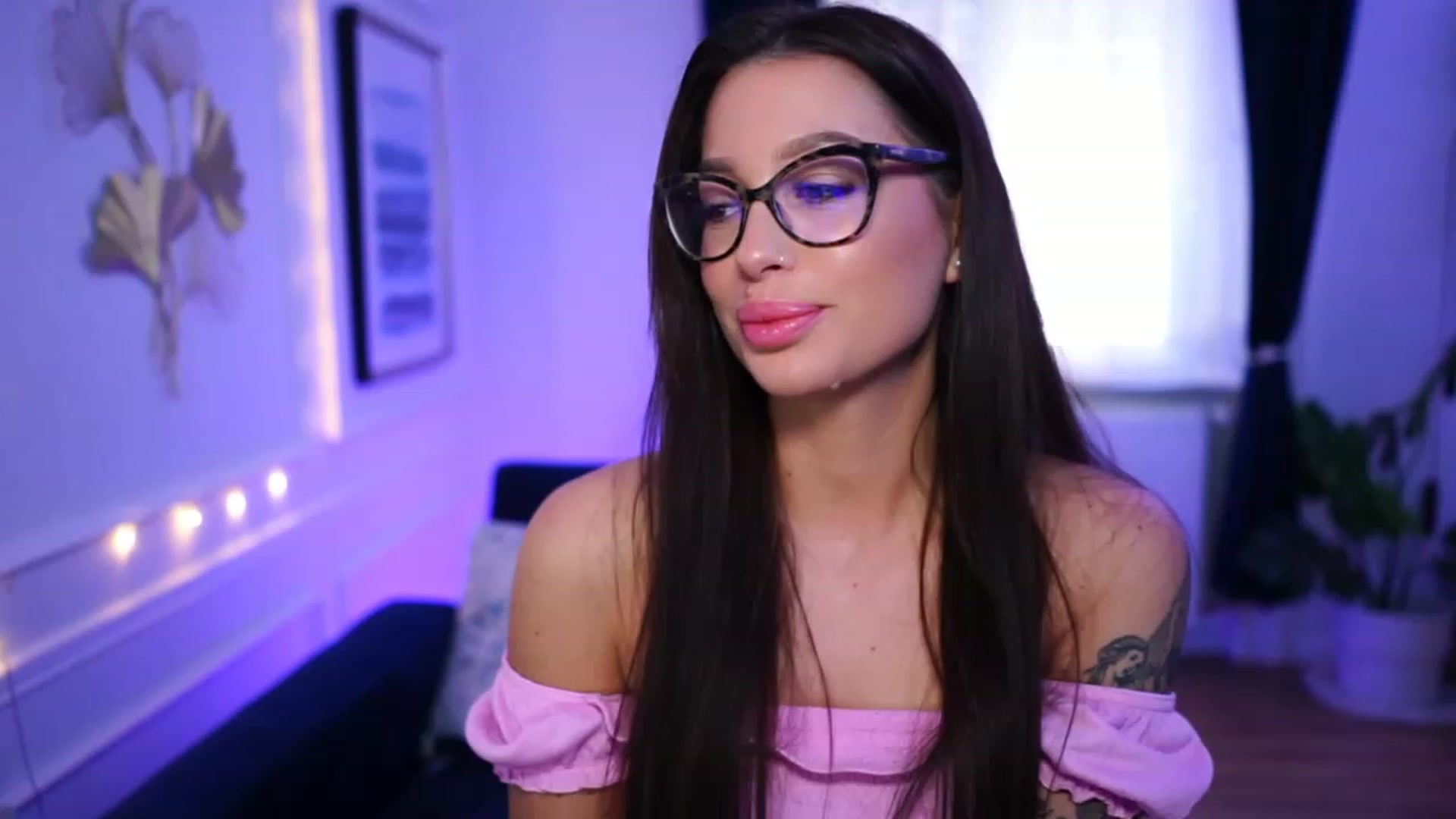 Gallery image thumbnail from blueexstacey's myfreecams stream on, 03/26/2023, 11:48 image 2 of 20