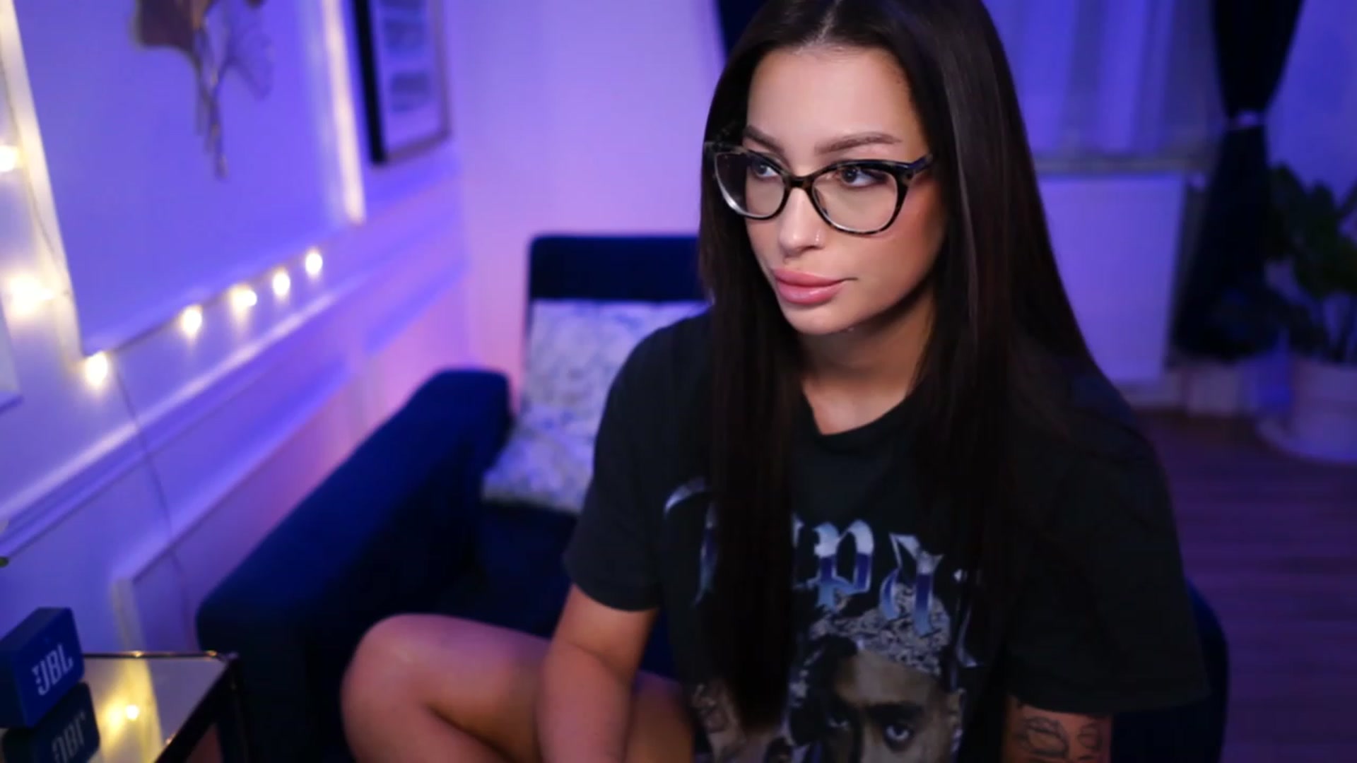 Gallery image thumbnail from blueexstacey's myfreecams stream on, 03/29/2023, 18:37 image 2 of 20