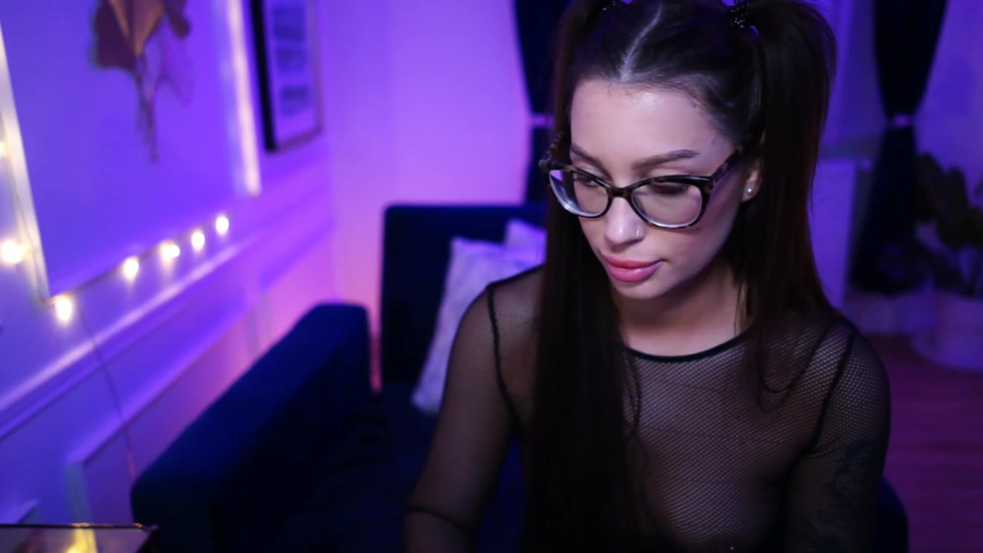 Gallery image thumbnail from blueexstacey's myfreecams stream on, 03/30/2023, 20:48 image 19 of 20