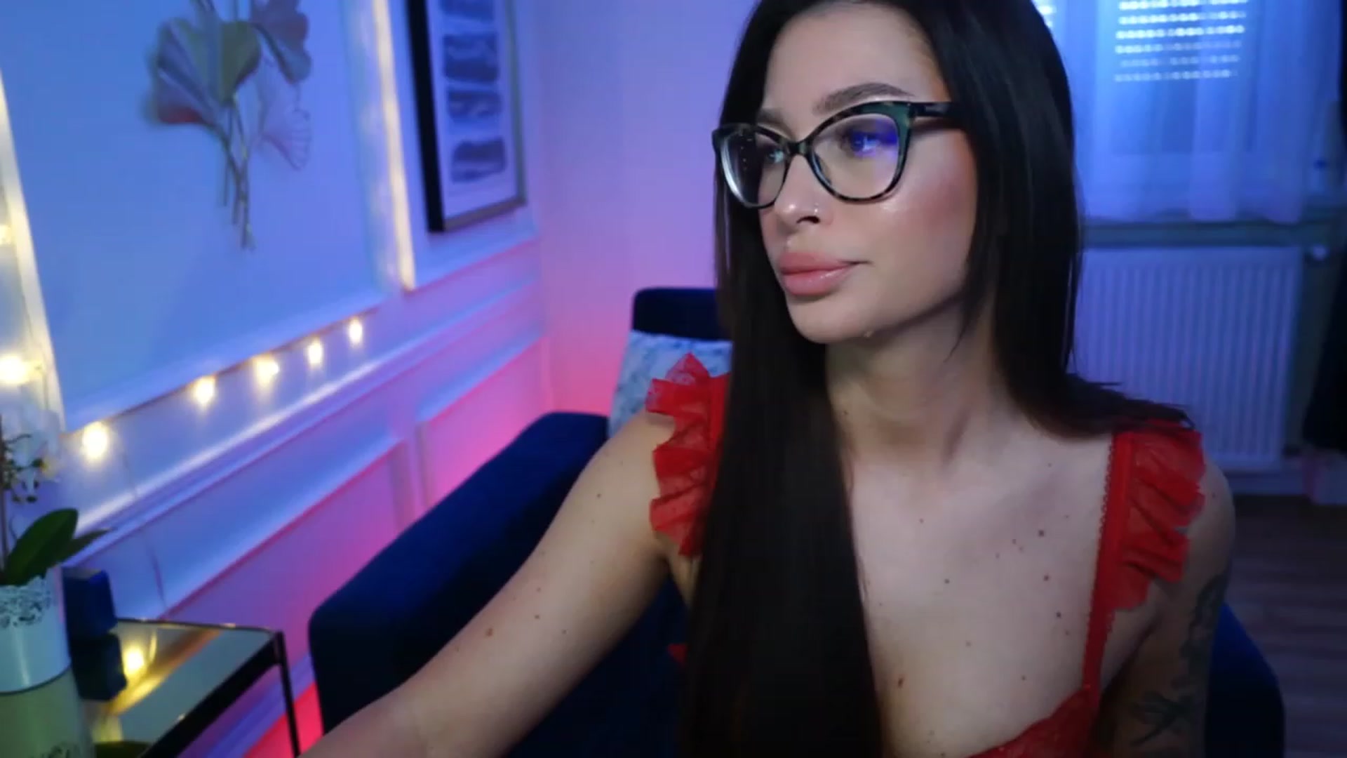 Gallery image thumbnail from blueexstacey's myfreecams stream on, 04/21/2023, 12:00 image 11 of 20