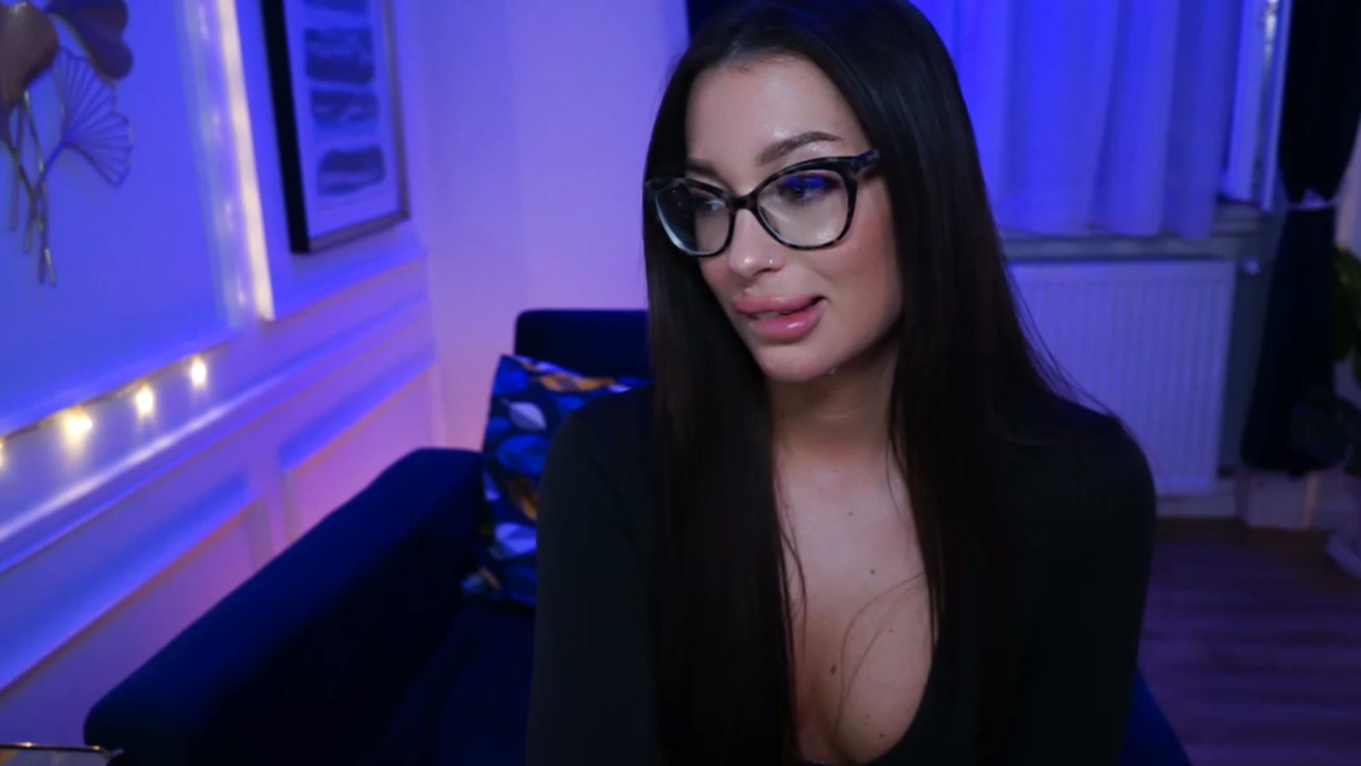 Gallery image thumbnail from blueexstacey's myfreecams stream on, 04/26/2023, 03:10 image 10 of 20
