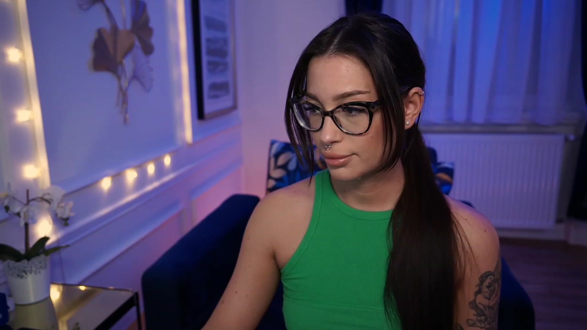 Gallery image thumbnail from blueexstacey's myfreecams stream on, 05/04/2023, 10:23 image 4 of 20