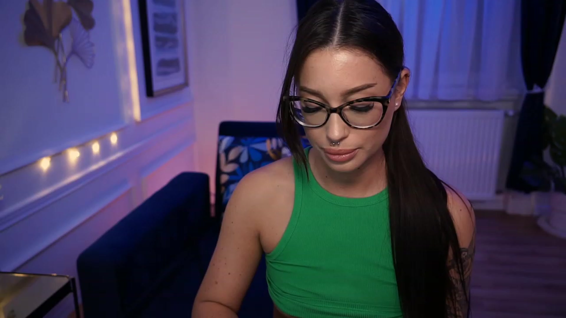 Gallery image thumbnail from blueexstacey's myfreecams stream on, 05/04/2023, 14:25 image 10 of 20