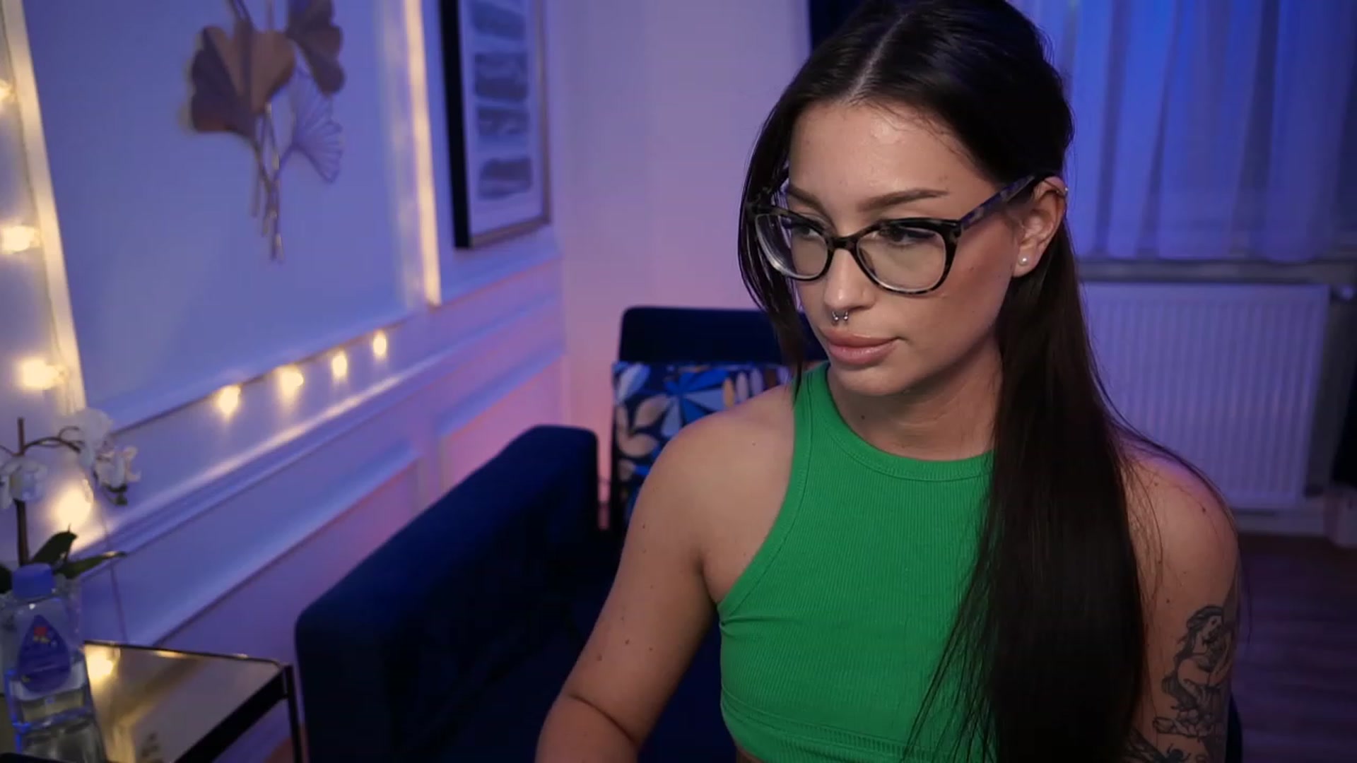 Gallery image thumbnail from blueexstacey's myfreecams stream on, 05/04/2023, 14:25 image 16 of 20