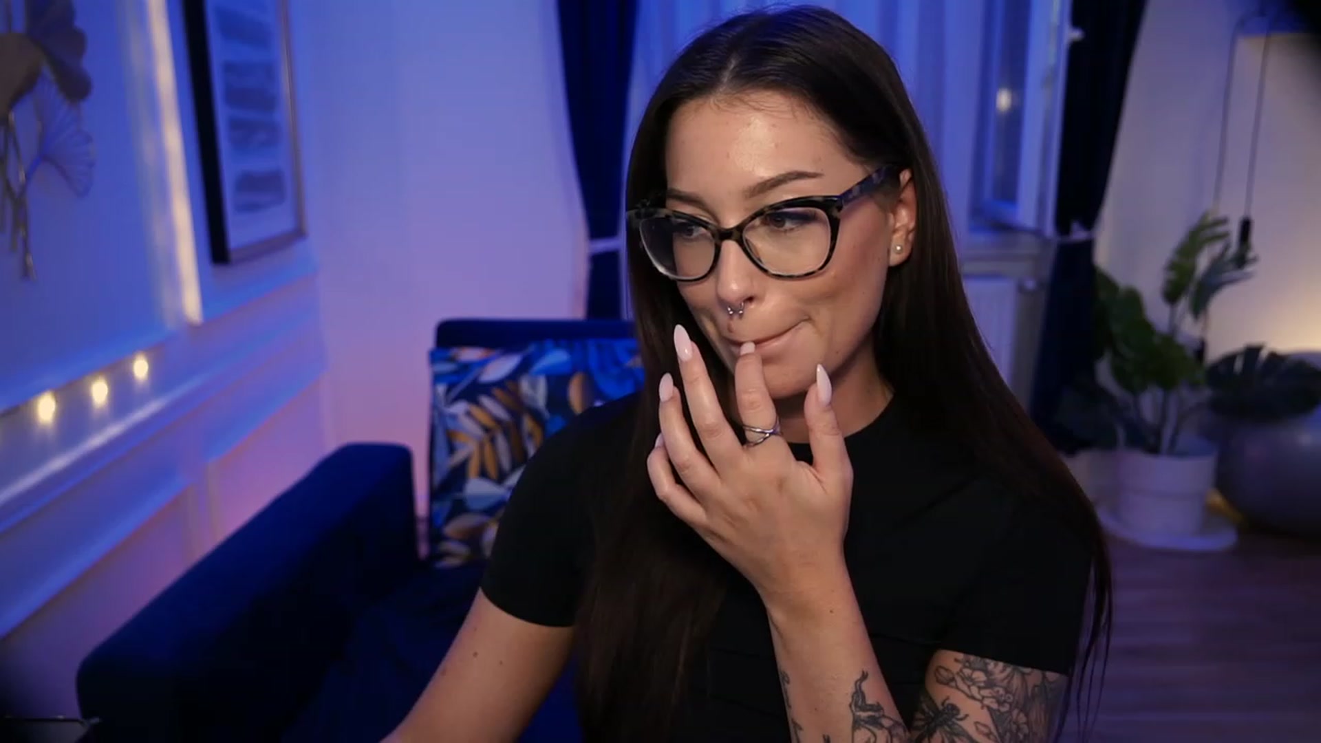 Gallery image thumbnail from blueexstacey's myfreecams stream on, 05/08/2023, 03:00 image 9 of 20