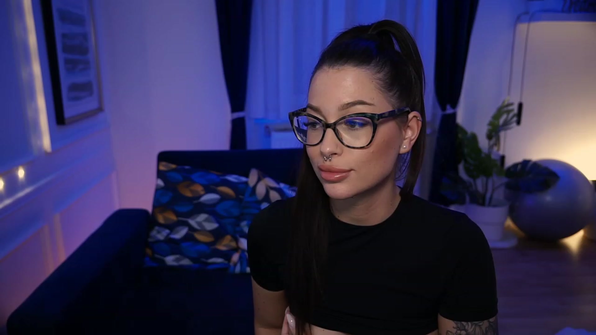 Gallery image thumbnail from blueexstacey's myfreecams stream on, 05/13/2023, 24:14 image 10 of 20