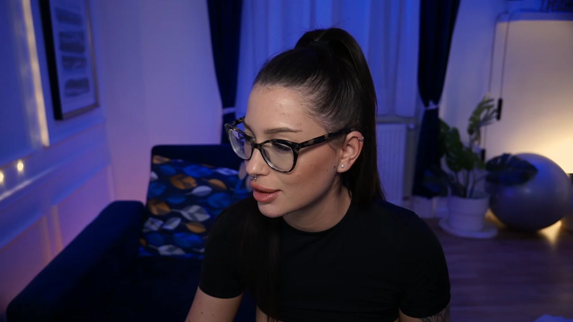 Gallery image thumbnail from blueexstacey's myfreecams stream on, 05/13/2023, 24:14 image 5 of 20