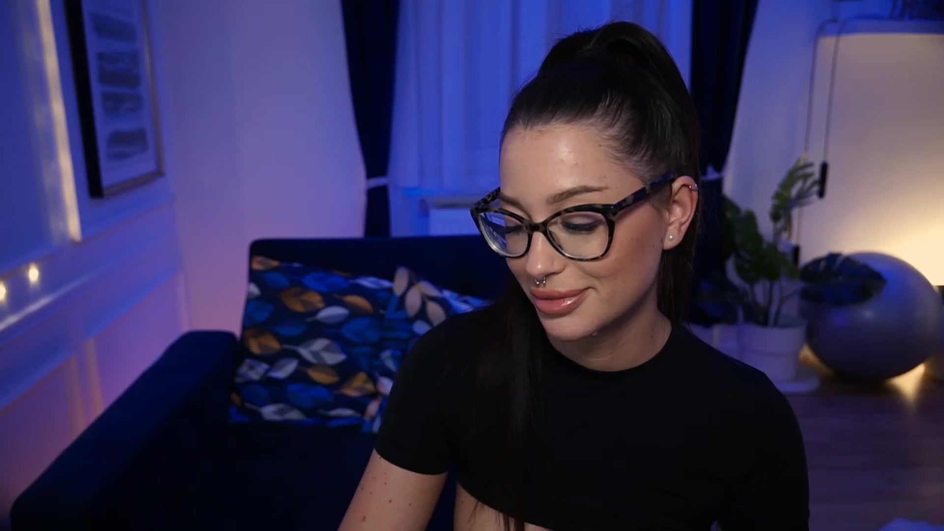 Gallery image thumbnail from blueexstacey's myfreecams stream on, 05/13/2023, 24:14 image 7 of 20
