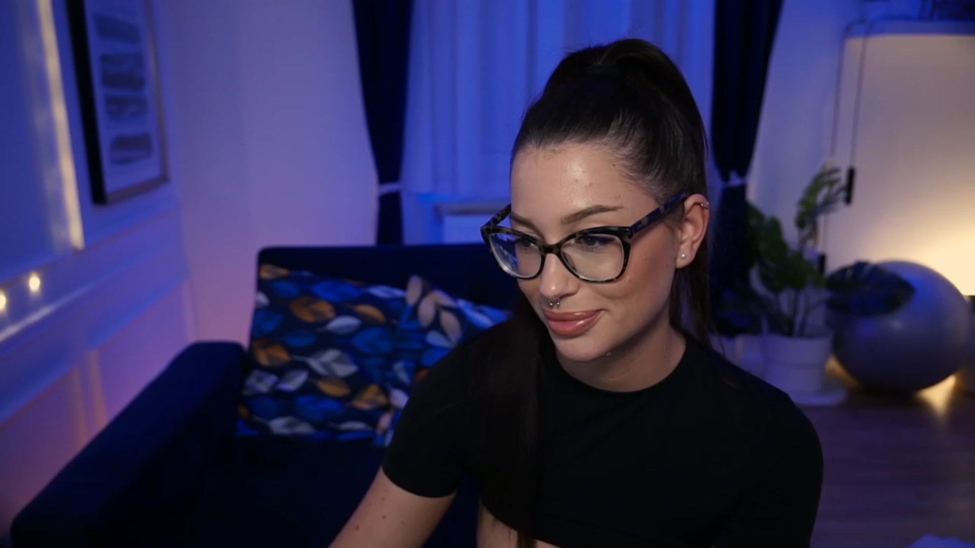 Gallery image thumbnail from blueexstacey's myfreecams stream on, 05/13/2023, 24:14 image 6 of 20