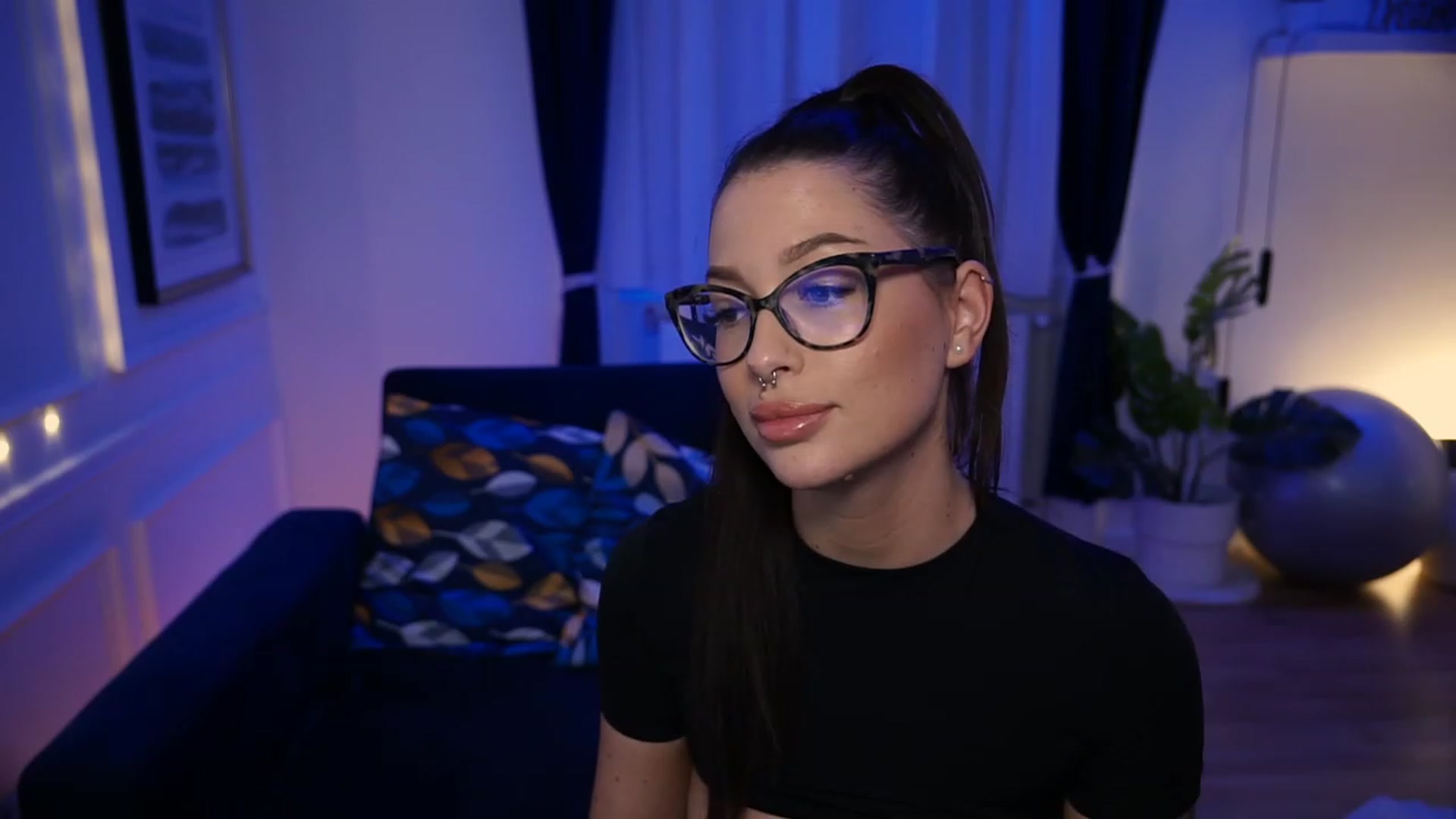 Gallery image thumbnail from blueexstacey's myfreecams stream on, 05/13/2023, 24:14 image 11 of 20