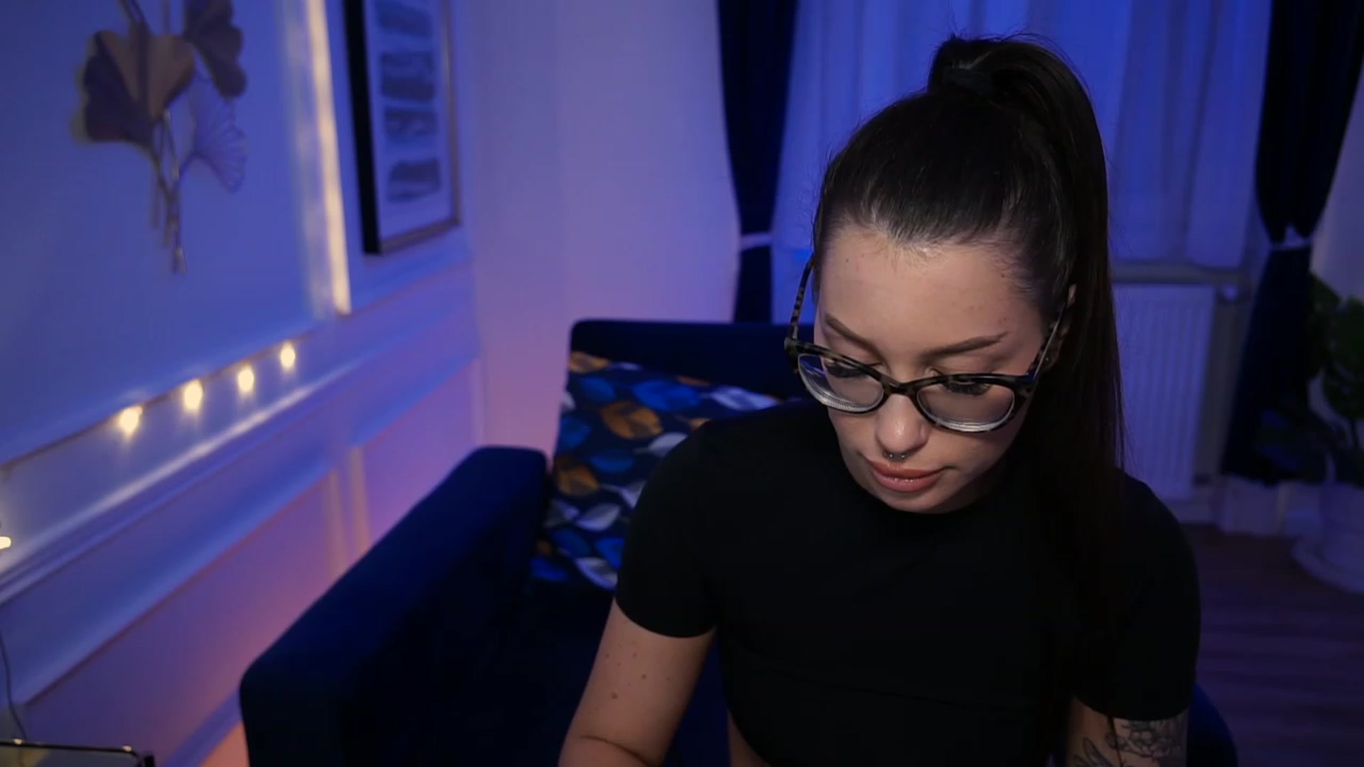 Gallery image thumbnail from blueexstacey's myfreecams stream on, 05/13/2023, 01:38 image 1 of 20