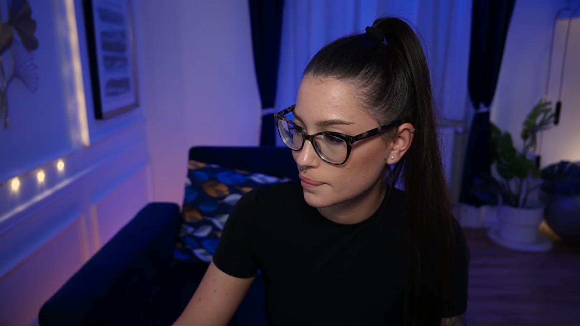 Gallery image thumbnail from blueexstacey's myfreecams stream on, 05/13/2023, 01:38 image 12 of 20