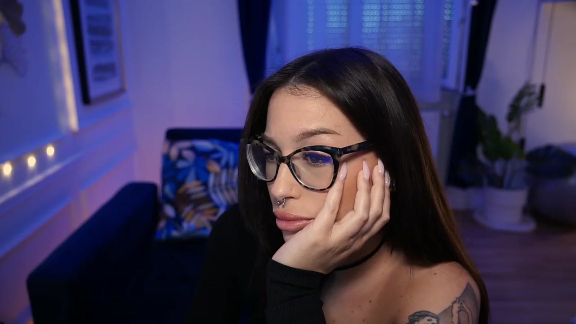 Gallery image thumbnail from blueexstacey's myfreecams stream on, 05/14/2023, 11:35 image 12 of 20