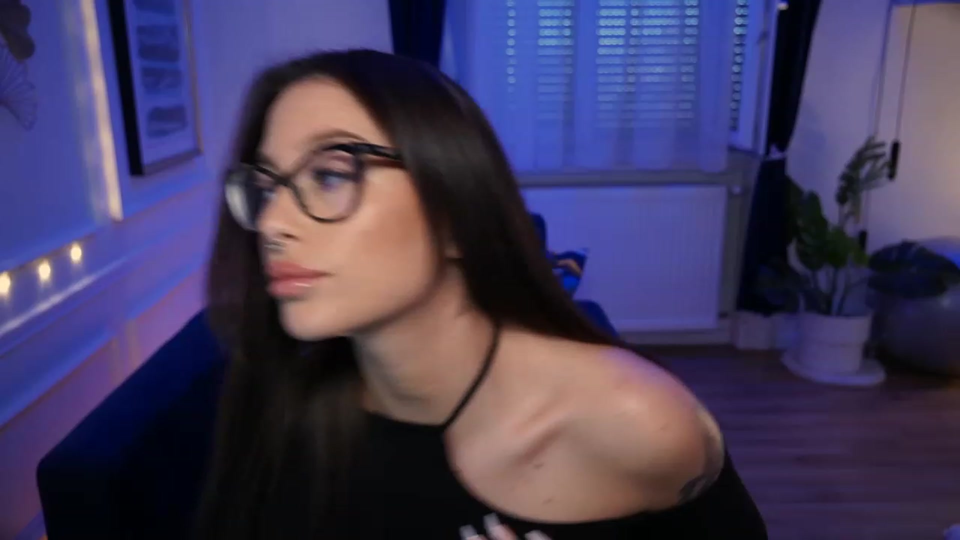 Gallery image thumbnail from blueexstacey's myfreecams stream on, 05/14/2023, 11:35 image 7 of 20