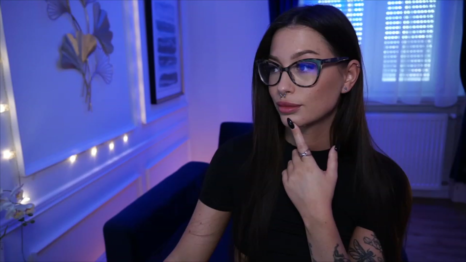 Gallery image thumbnail from blueexstacey's myfreecams stream on, 05/22/2023, 12:32 image 18 of 20