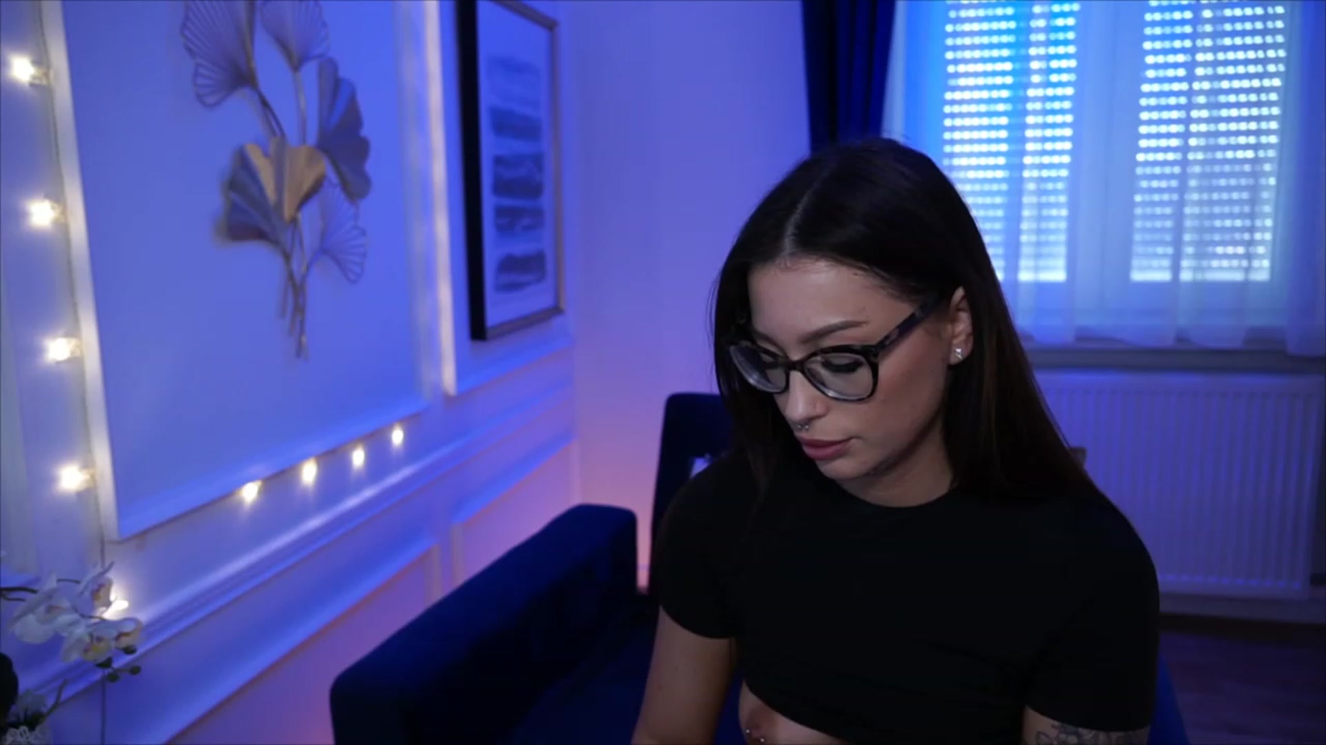 Gallery image thumbnail from blueexstacey's myfreecams stream on, 05/22/2023, 12:32 image 15 of 20