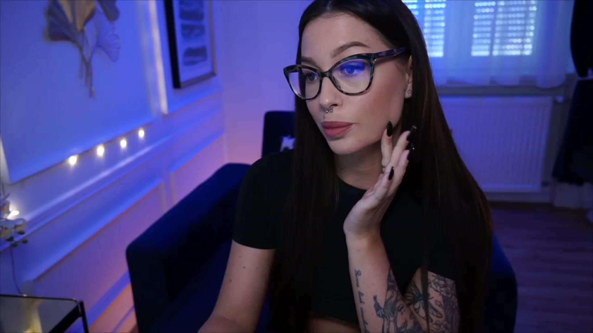 Gallery image thumbnail from blueexstacey's myfreecams stream on, 05/22/2023, 12:32 image 1 of 20