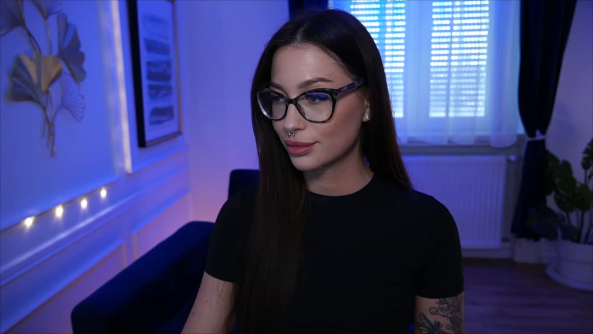 Gallery image thumbnail from blueexstacey's myfreecams stream on, 05/22/2023, 14:12 image 2 of 20