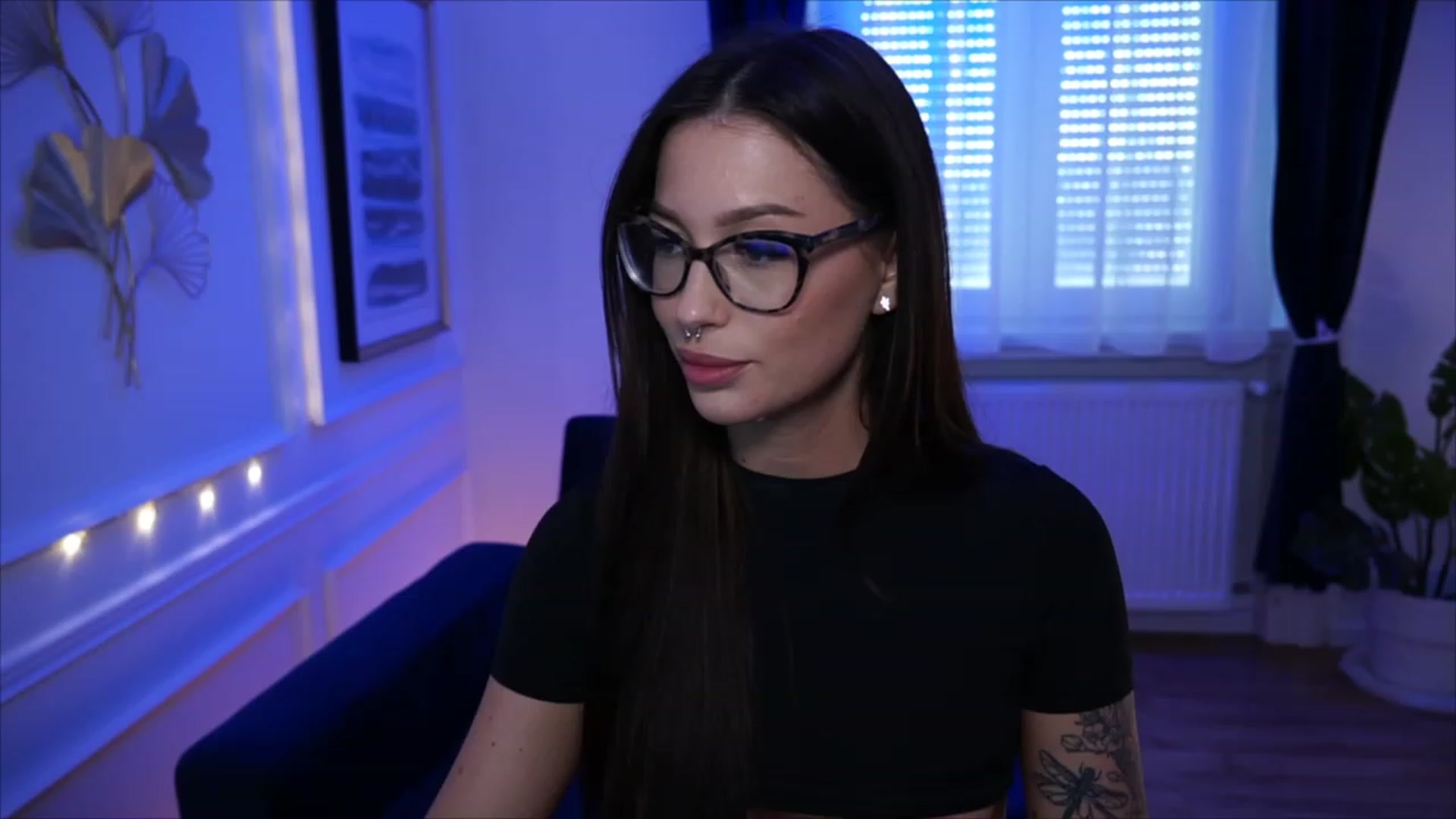 Gallery image thumbnail from blueexstacey's myfreecams stream on, 05/22/2023, 14:12 image 7 of 20