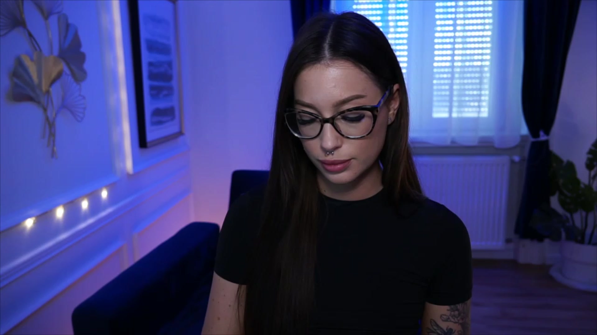 Gallery image thumbnail from blueexstacey's myfreecams stream on, 05/22/2023, 14:12 image 3 of 20