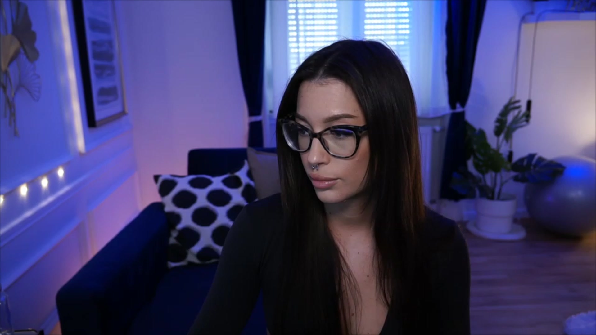 Gallery image thumbnail from blueexstacey's myfreecams stream on, 05/24/2023, 16:57 image 3 of 20