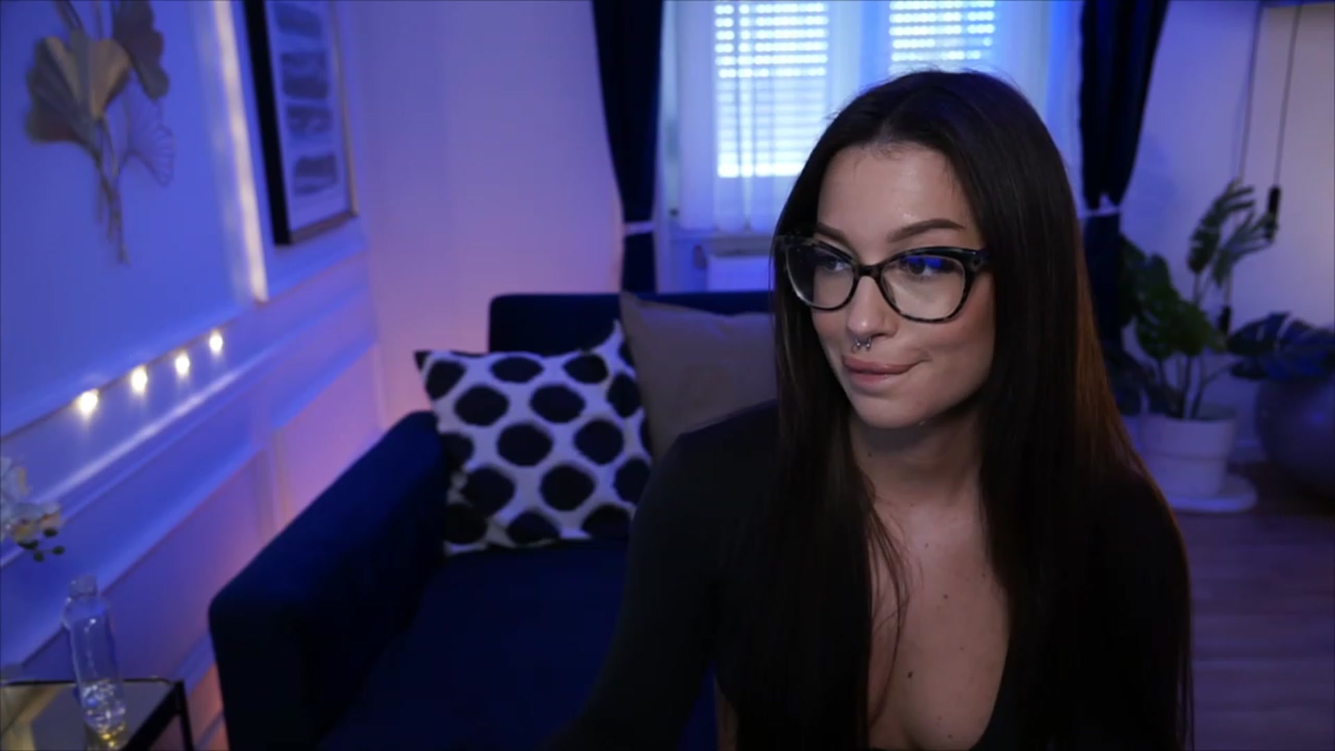 Gallery image thumbnail from blueexstacey's myfreecams stream on, 05/24/2023, 16:57 image 10 of 20