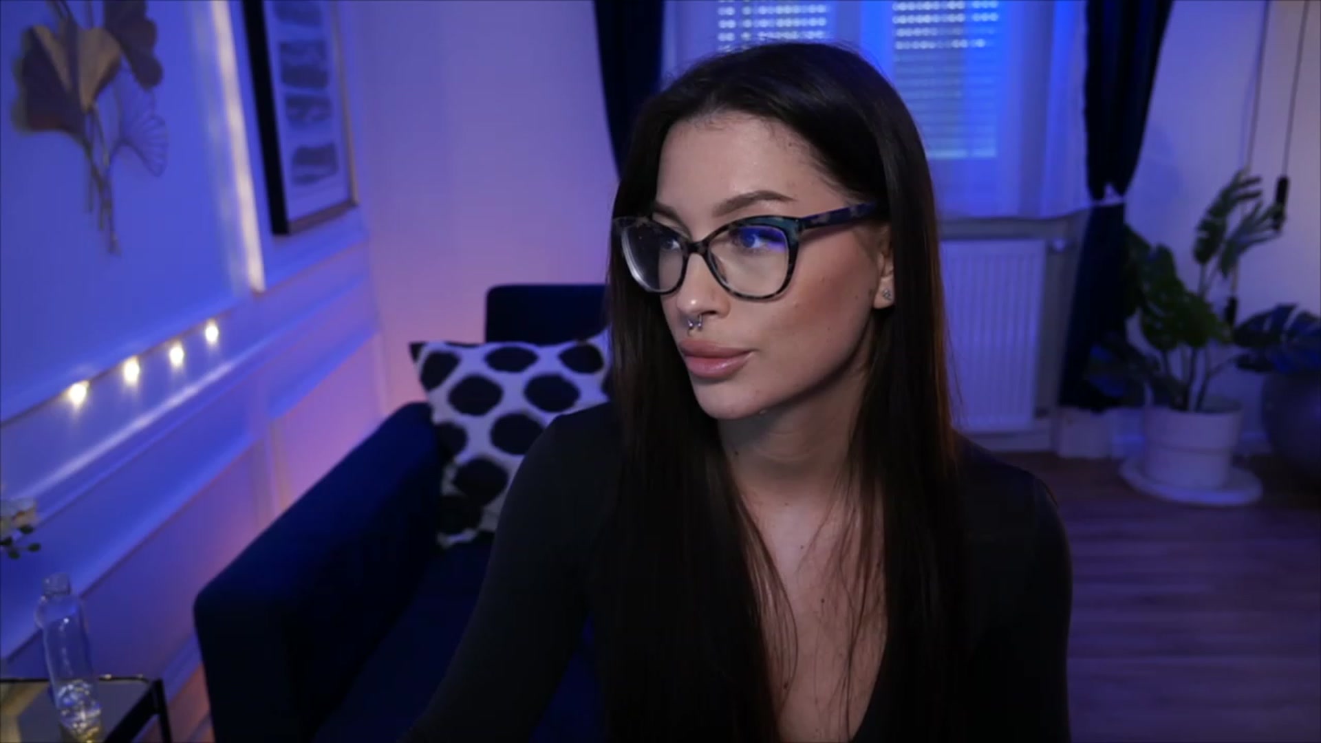 Gallery image thumbnail from blueexstacey's myfreecams stream on, 05/24/2023, 17:47 image 15 of 20