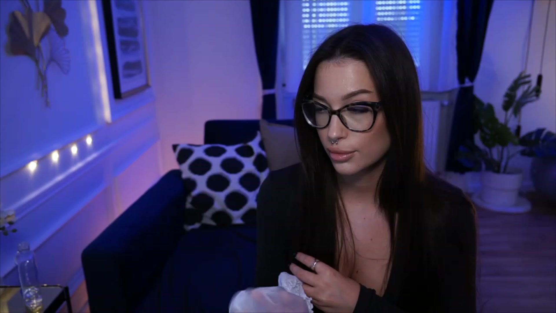 Gallery image thumbnail from blueexstacey's myfreecams stream on, 05/24/2023, 17:47 image 4 of 20