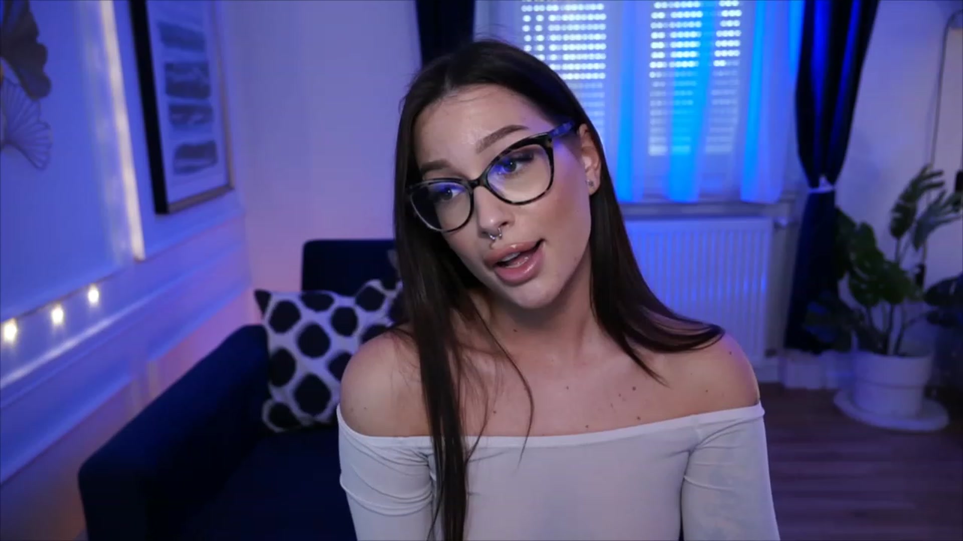Gallery image thumbnail from blueexstacey's myfreecams stream on, 05/25/2023, 17:13 image 14 of 20