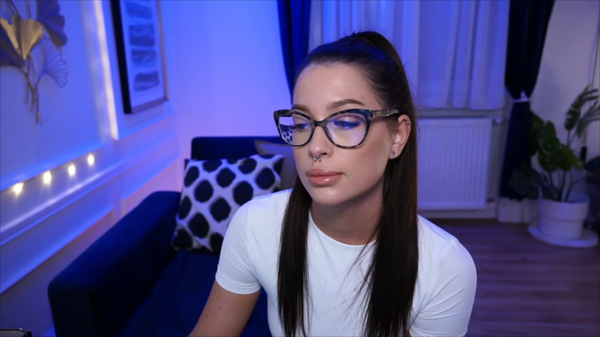 Gallery image thumbnail from blueexstacey's myfreecams stream on, 05/26/2023, 22:08 image 13 of 20
