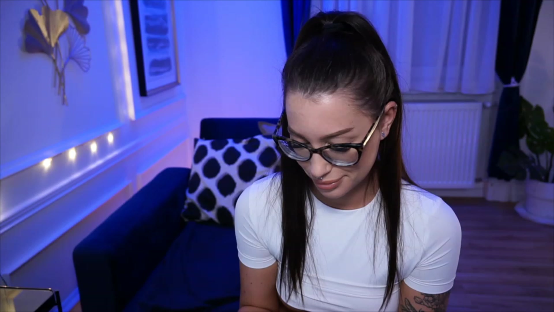 Gallery image thumbnail from blueexstacey's myfreecams stream on, 05/26/2023, 22:08 image 9 of 20