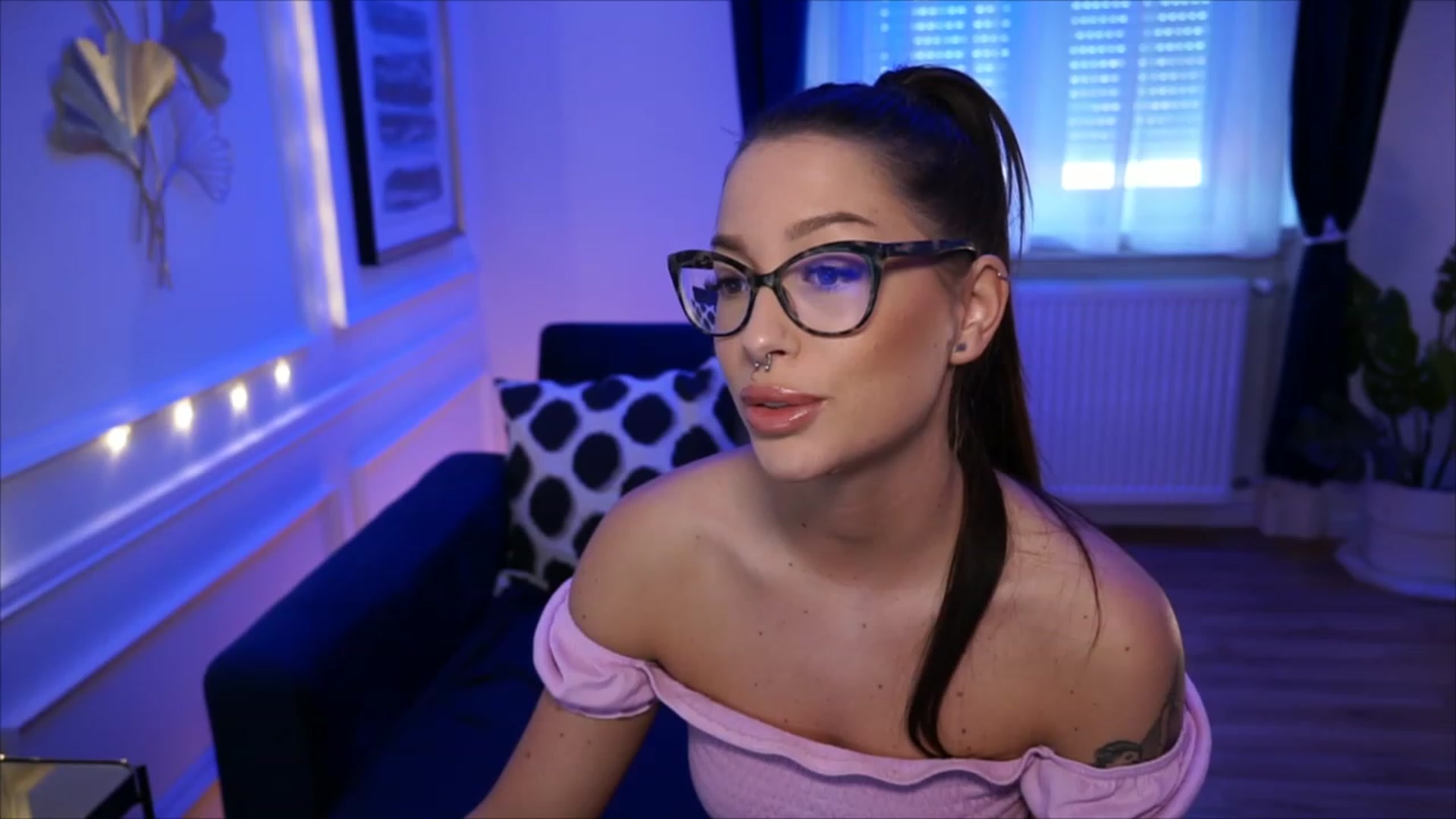Gallery image thumbnail from blueexstacey's myfreecams stream on, 05/31/2023, 04:59 image 19 of 20