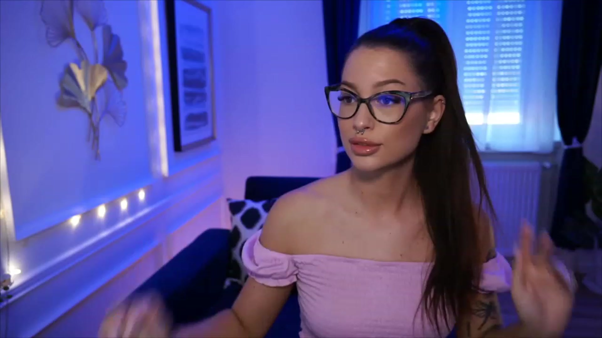 Gallery image thumbnail from blueexstacey's myfreecams stream on, 05/31/2023, 04:59 image 16 of 20