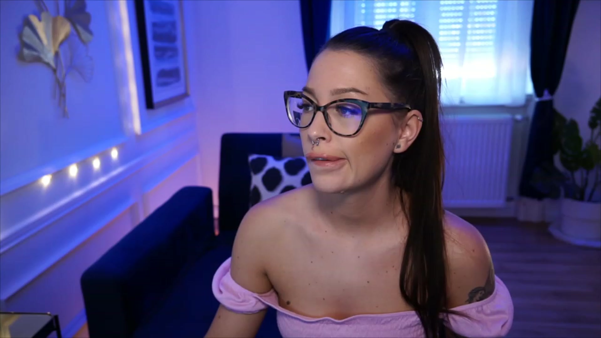Gallery image thumbnail from blueexstacey's myfreecams stream on, 05/31/2023, 07:24 image 13 of 20