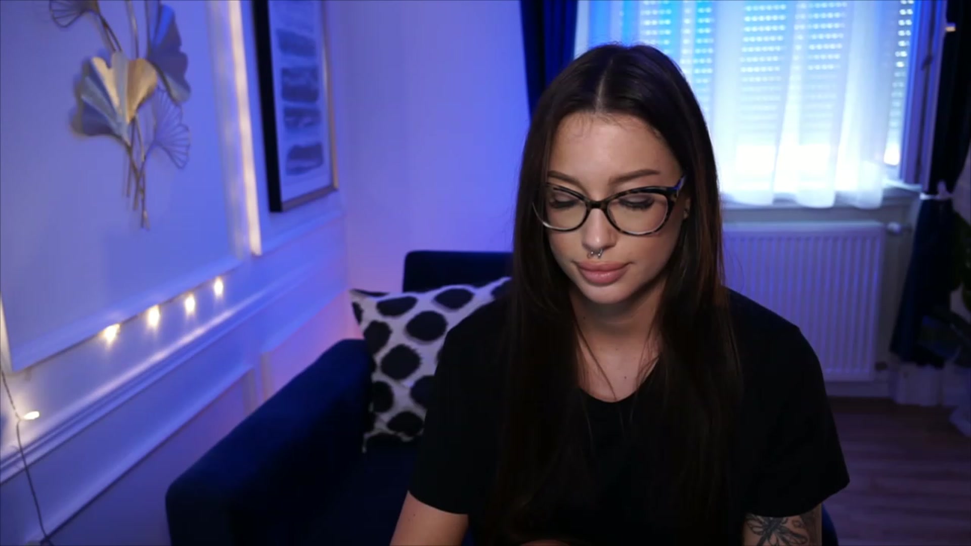 Gallery image thumbnail from blueexstacey's myfreecams stream on, 06/06/2023, 14:19 image 9 of 20