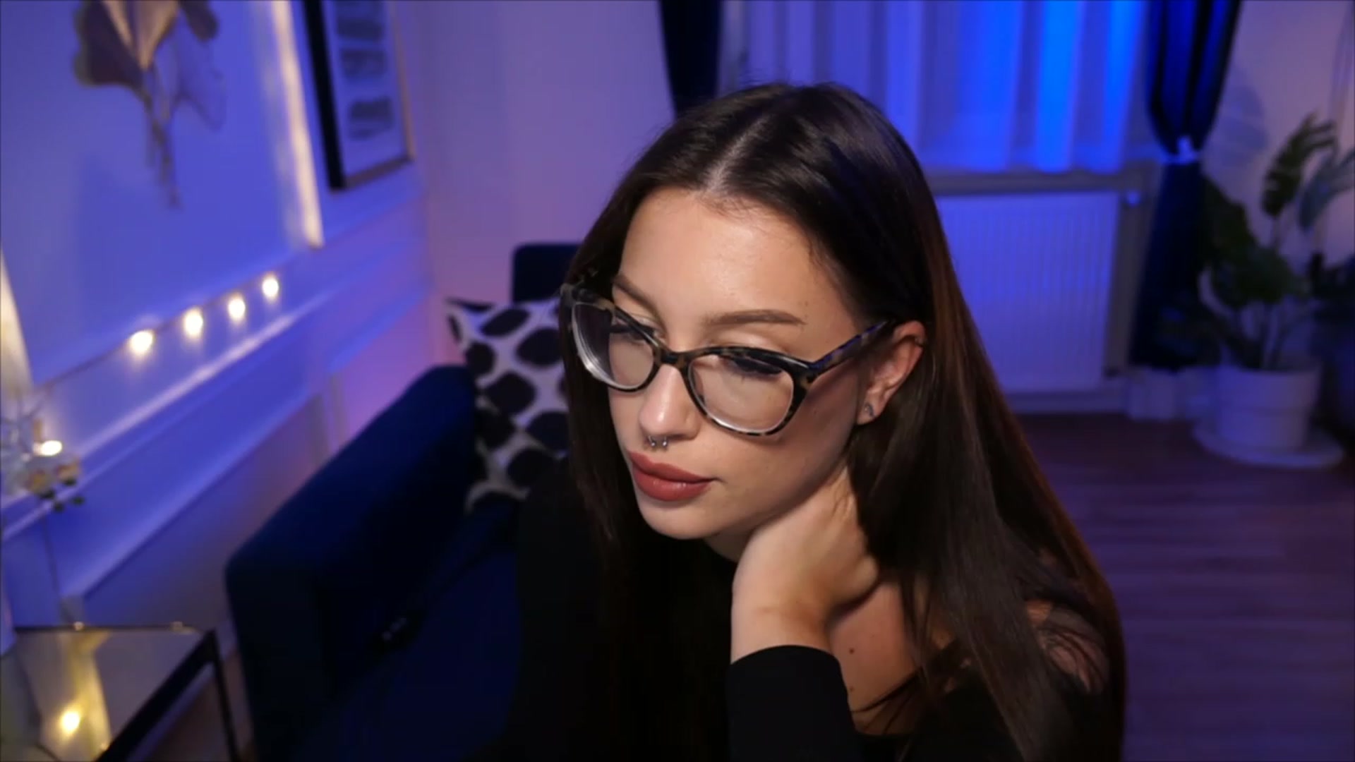 Gallery image thumbnail from blueexstacey's myfreecams stream on, 06/08/2023, 21:03 image 17 of 20