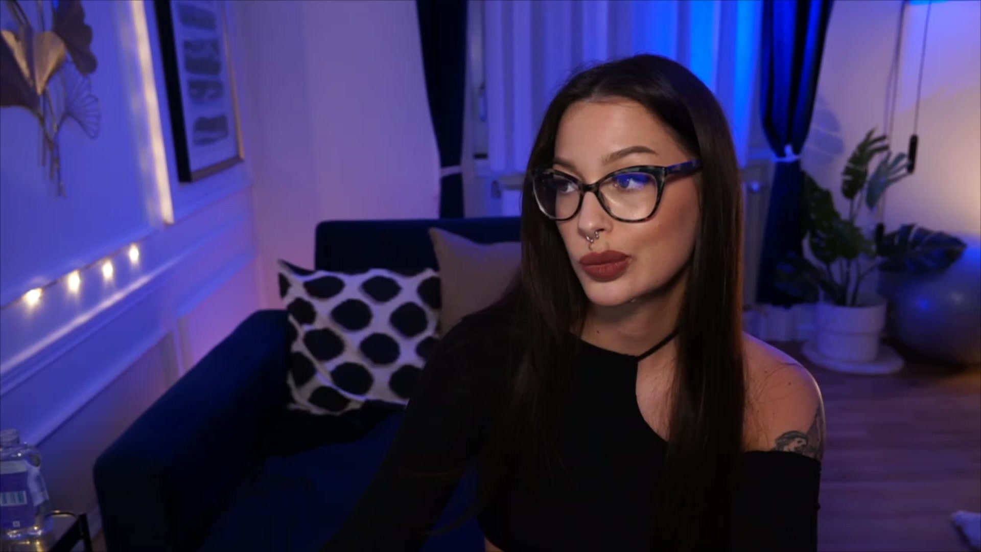 Gallery image thumbnail from blueexstacey's myfreecams stream on, 06/08/2023, 22:55 image 10 of 20