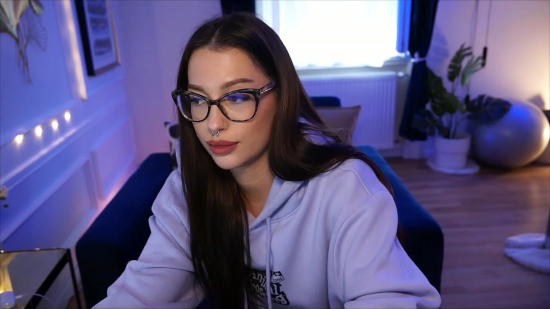 Gallery image thumbnail from blueexstacey's myfreecams stream on, 06/09/2023, 11:22 image 7 of 20