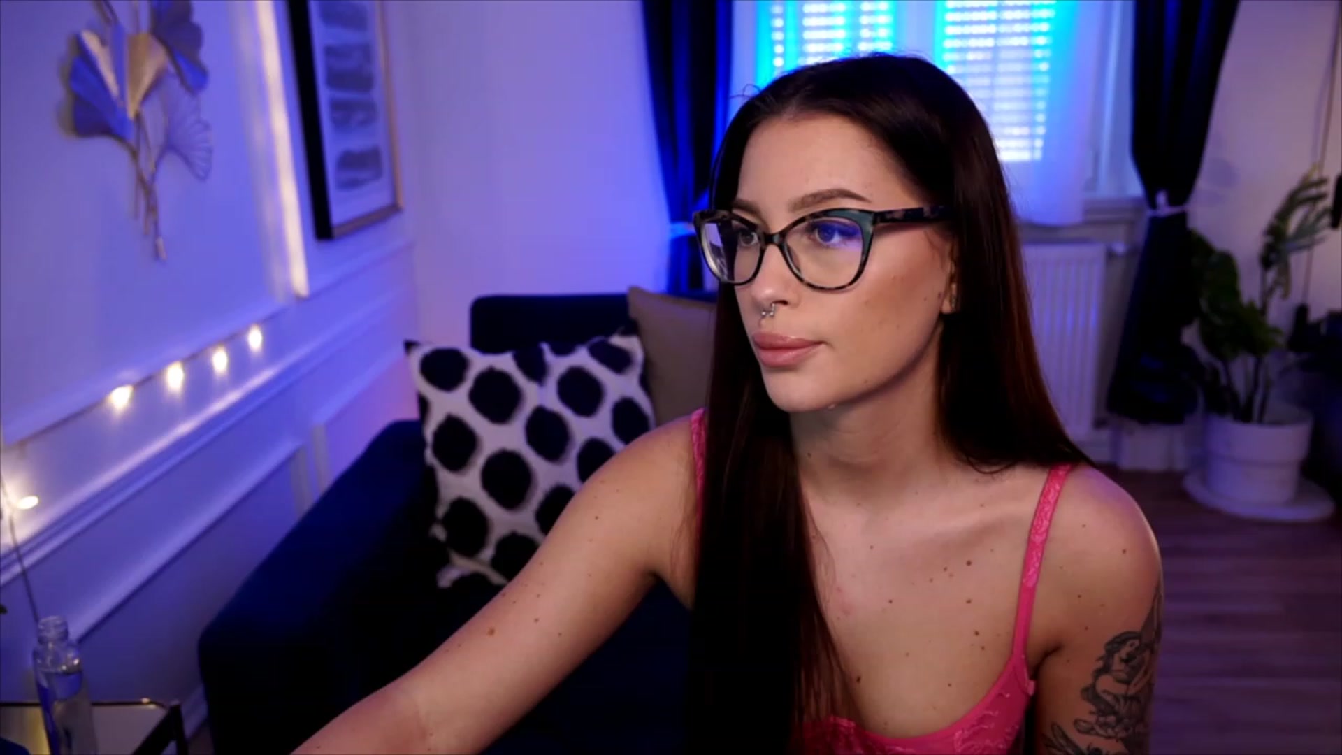 Gallery image thumbnail from blueexstacey's myfreecams stream on, 06/12/2023, 12:15 image 1 of 20