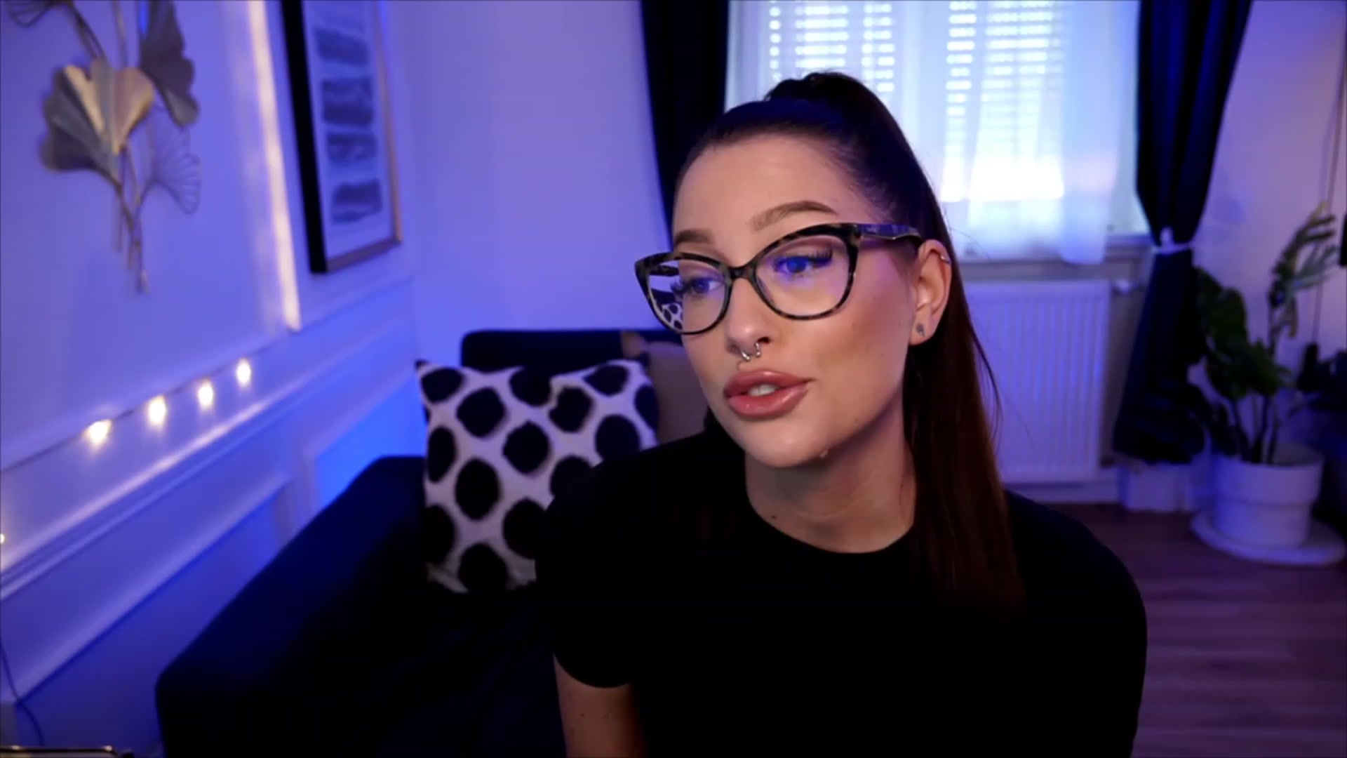 Gallery image thumbnail from blueexstacey's myfreecams stream on, 06/13/2023, 10:20 image 2 of 20