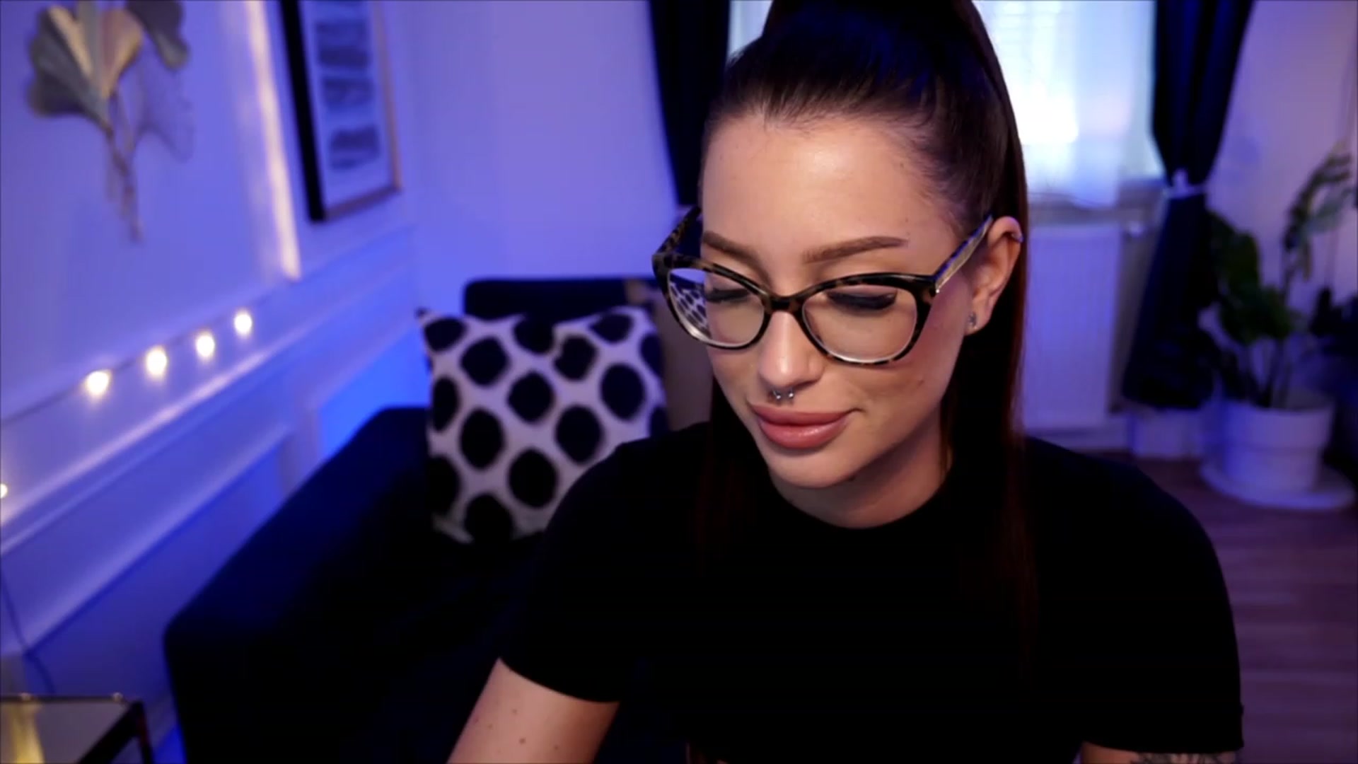 Gallery image thumbnail from blueexstacey's myfreecams stream on, 06/13/2023, 10:20 image 19 of 20