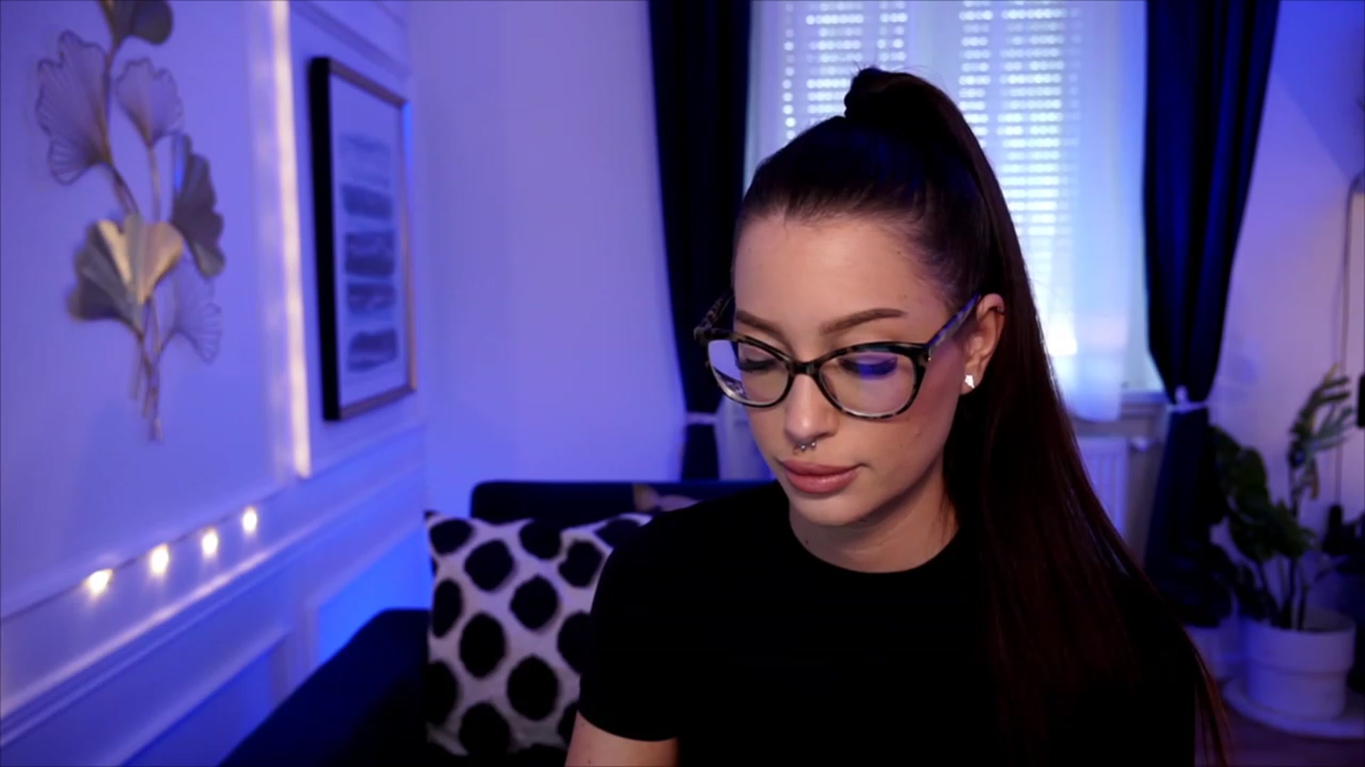 Gallery image thumbnail from blueexstacey's myfreecams stream on, 06/13/2023, 10:20 image 6 of 20