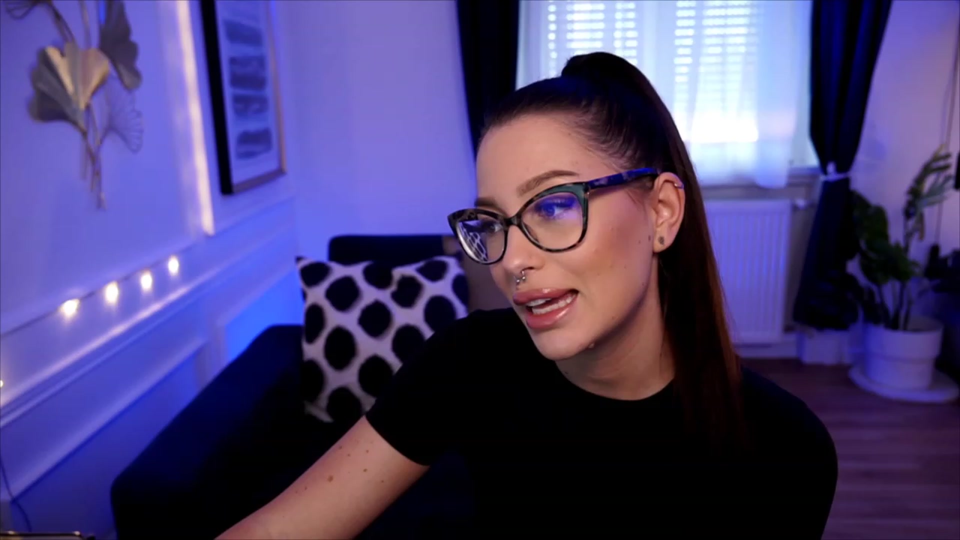 Gallery image thumbnail from blueexstacey's myfreecams stream on, 06/13/2023, 10:20 image 1 of 20