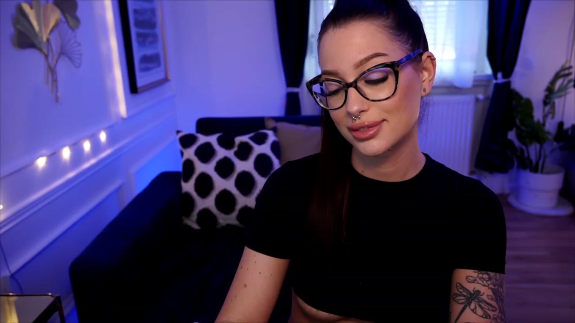 Gallery image thumbnail from blueexstacey's myfreecams stream on, 06/13/2023, 10:20 image 13 of 20