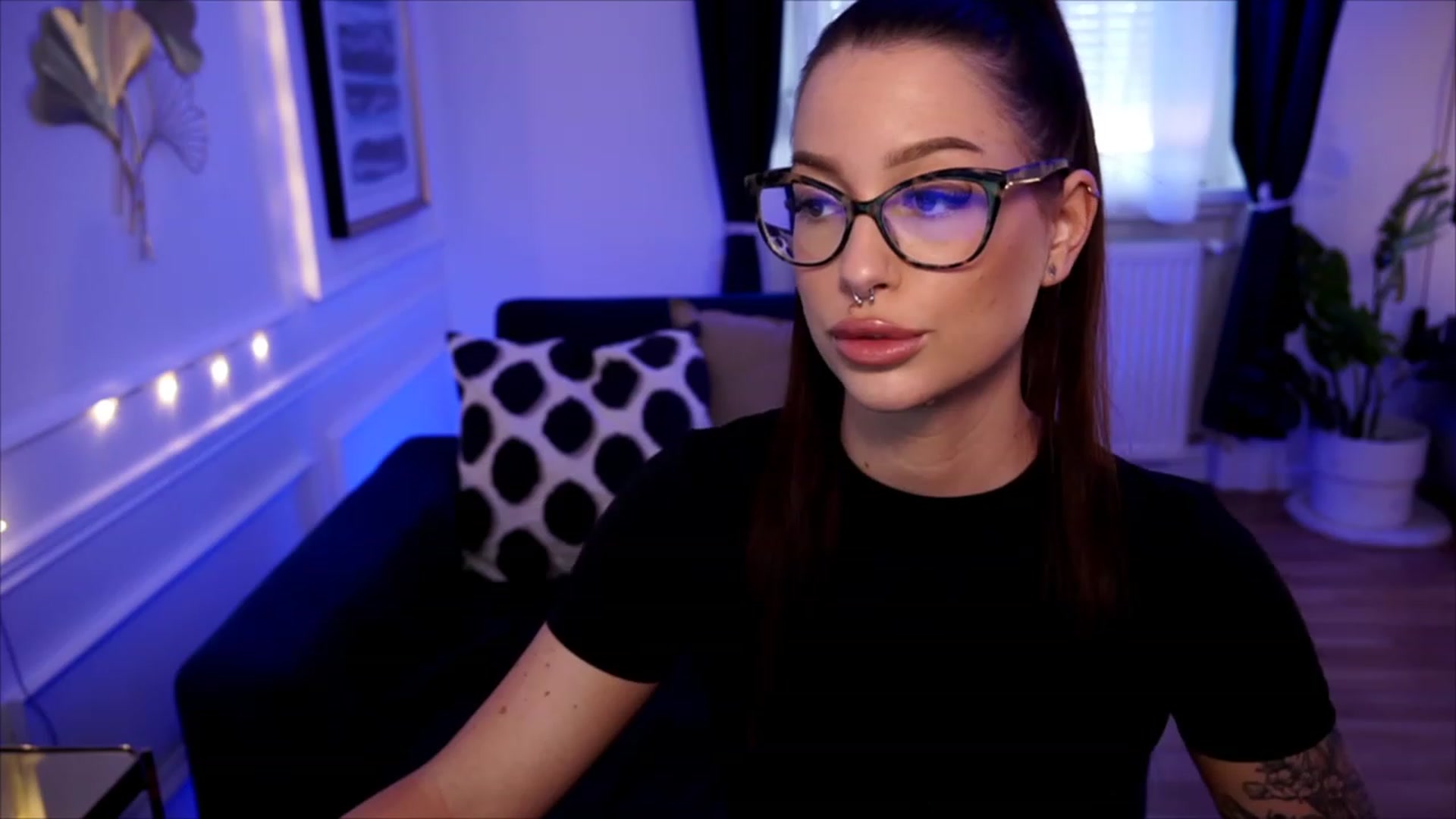Gallery image thumbnail from blueexstacey's myfreecams stream on, 06/13/2023, 10:20 image 17 of 20