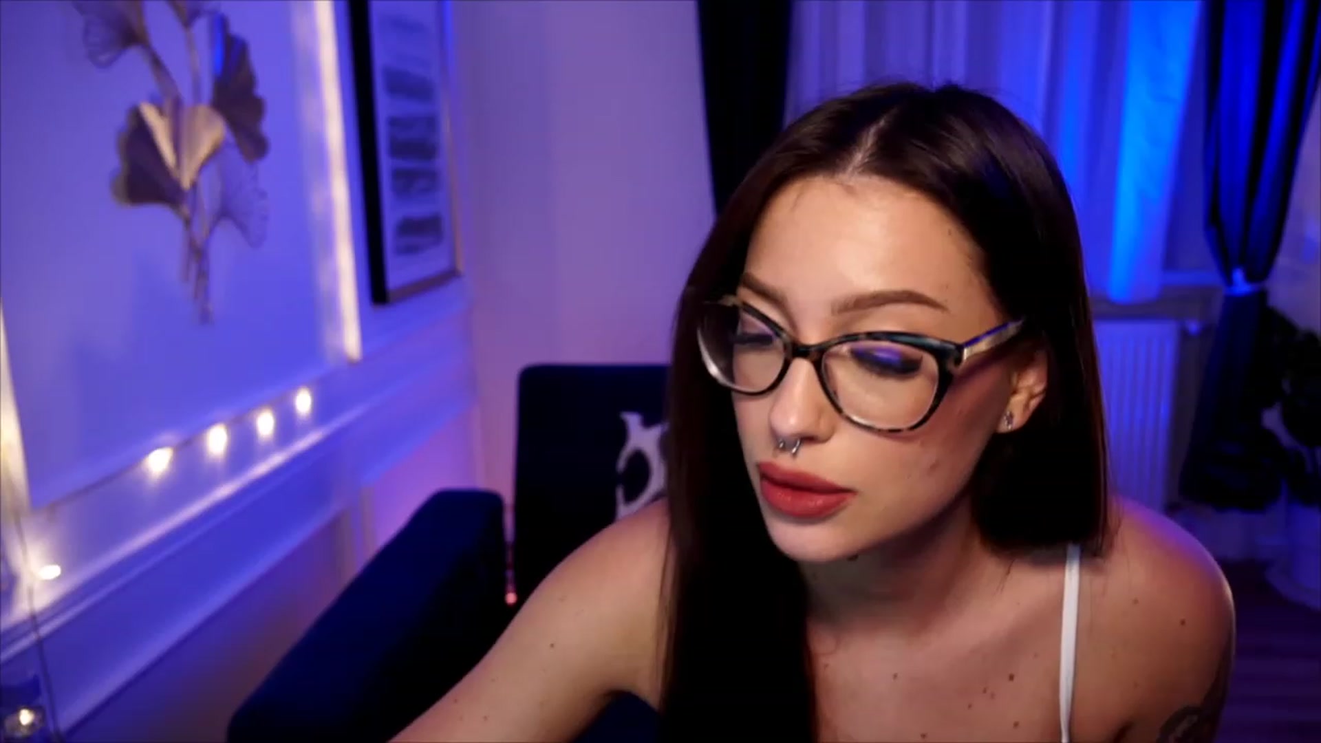 Gallery image thumbnail from blueexstacey's myfreecams stream on, 06/13/2023, 20:42 image 6 of 20