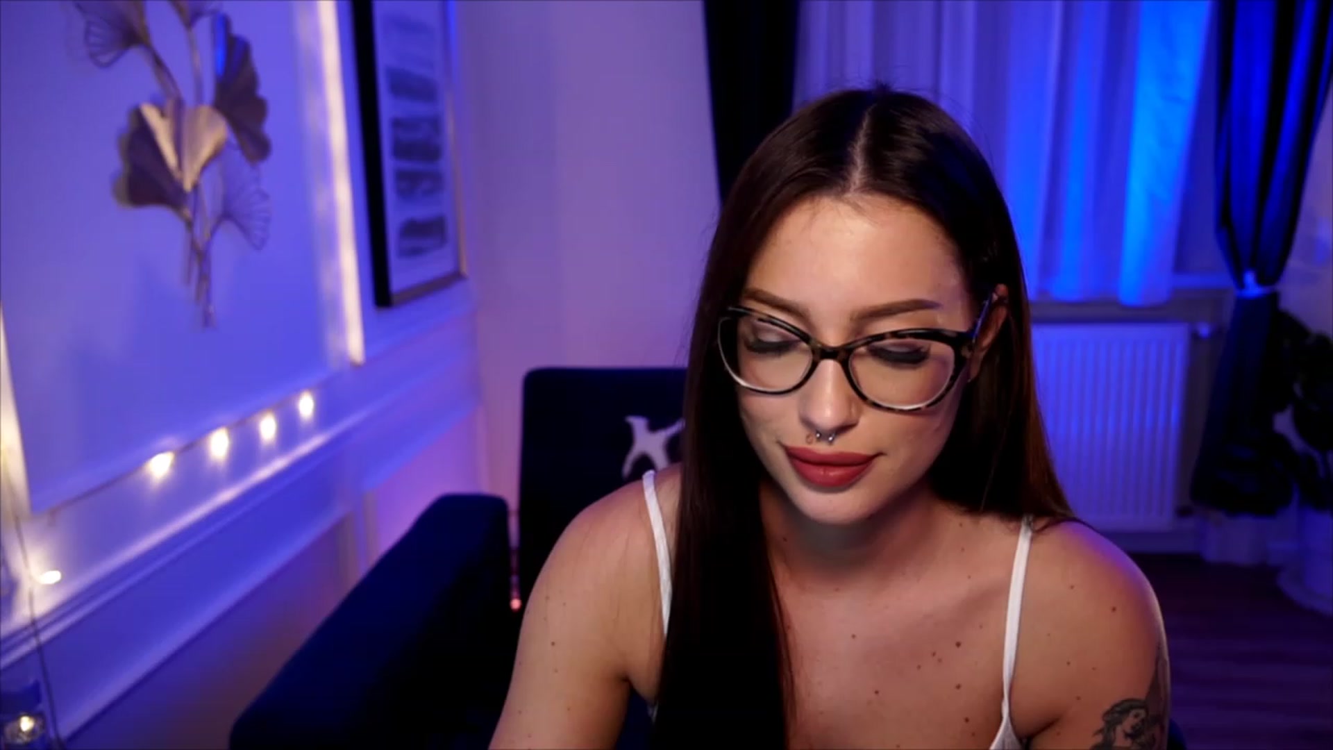 Gallery image thumbnail from blueexstacey's myfreecams stream on, 06/13/2023, 20:42 image 4 of 20