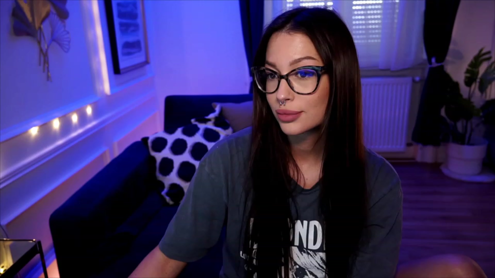 Gallery image thumbnail from blueexstacey's myfreecams stream on, 06/20/2023, 16:38 image 6 of 20
